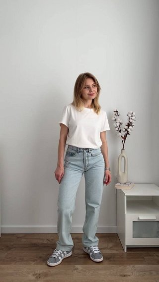 Базова футболка oversize — жіночий одяг NOVA
